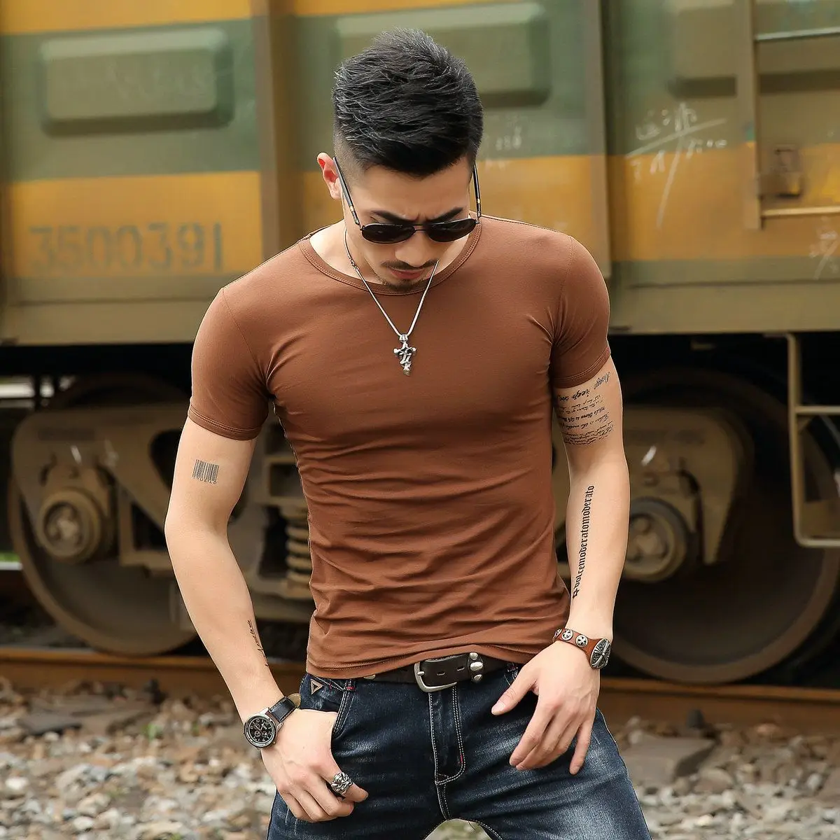 T-shirt à manches courtes pour homme, t-shirt de sport, haut extensible, coupe couvertes, lisse, vert armée, original, confortable