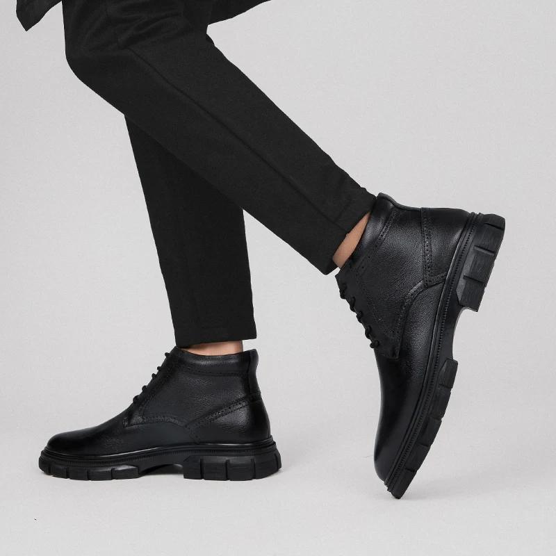 Bottes de motocross classiques unisexes à lacets pour hommes, chaussures en cuir, bottes de rinçage de moto, bottes militaires pour couple, haut, mode, nouveau, 2024