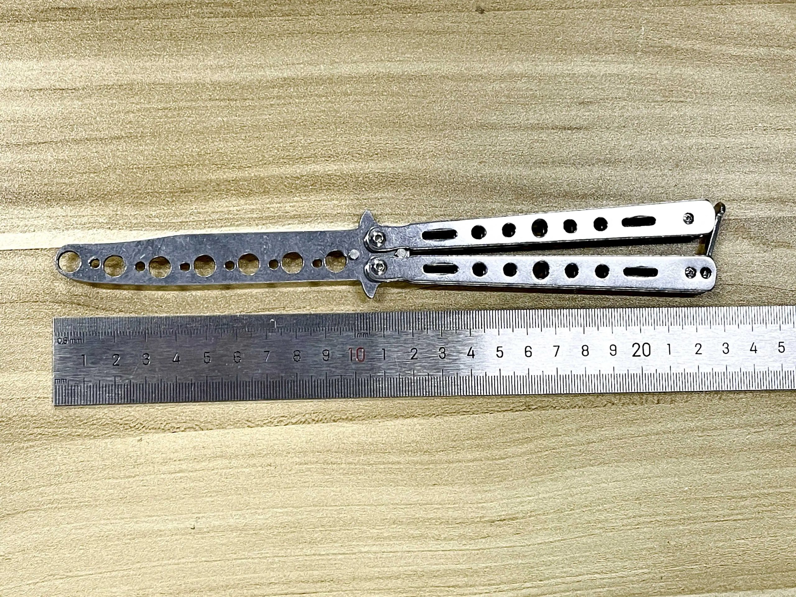 Peigne Pliable en Acier Inoxydable pour Entraînement à la Pratique, Couteau Papillon, Brosses à Barbe et Moustache, Outil de Coiffure, 1 Pièce