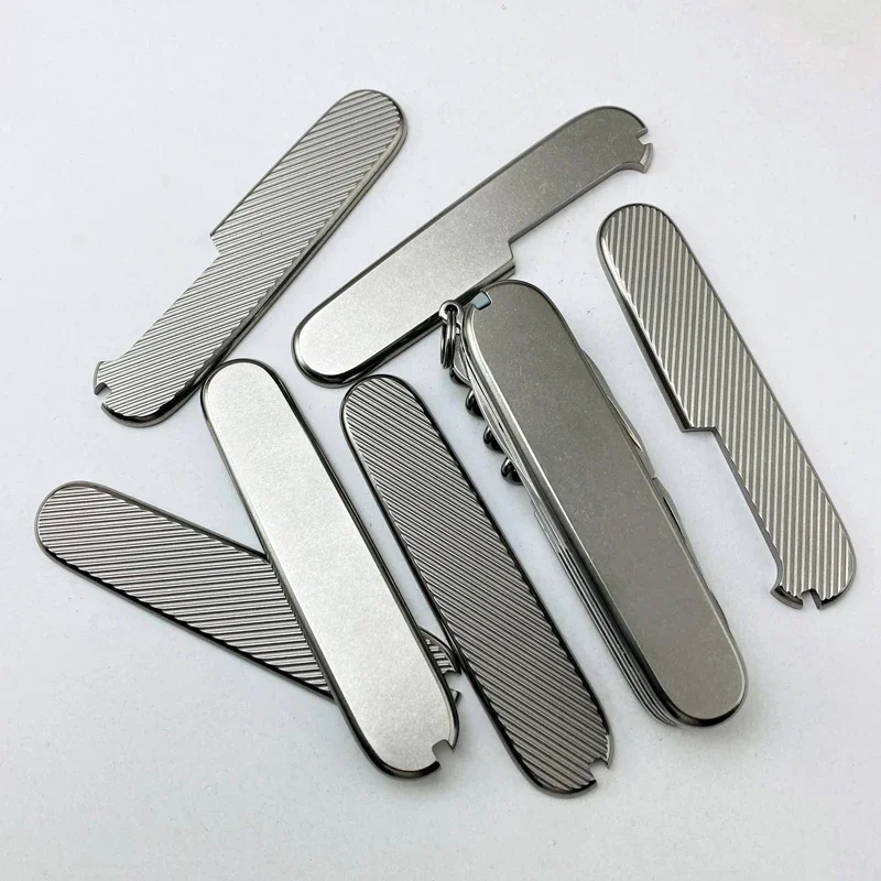 Écailles à manche de couteau en alliage de titane et laiton, patchs pour stries de poisson radial opaque de l'armée suisse Victorinox 91mm, 1 paire