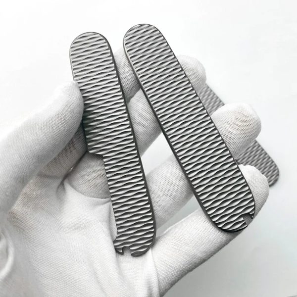 Écailles à manche de couteau en alliage de titane et laiton, patchs pour stries de poisson radial opaque de l'armée suisse Victorinox 91mm, 1 paire – Image 3