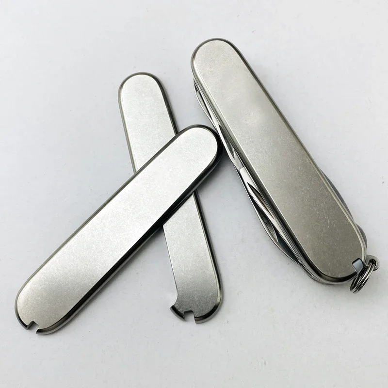 Écailles à manche de couteau en alliage de titane et laiton, patchs pour stries de poisson radial opaque de l'armée suisse Victorinox 91mm, 1 paire